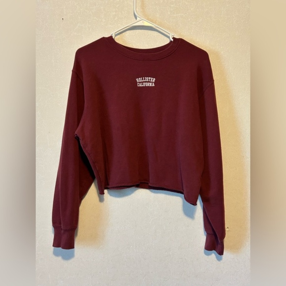 Hollister | Cream and Burgundy Long Sleeve | Size Small